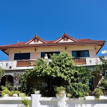 Loy Manee House Acomodação com café da manhã Phra Nakhon Si Ayutthaya Exterior foto