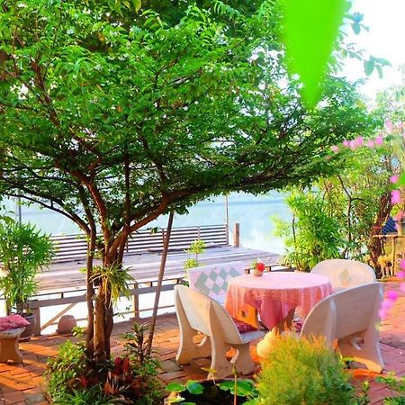 Loy Manee House Acomodação com café da manhã Phra Nakhon Si Ayutthaya Exterior foto