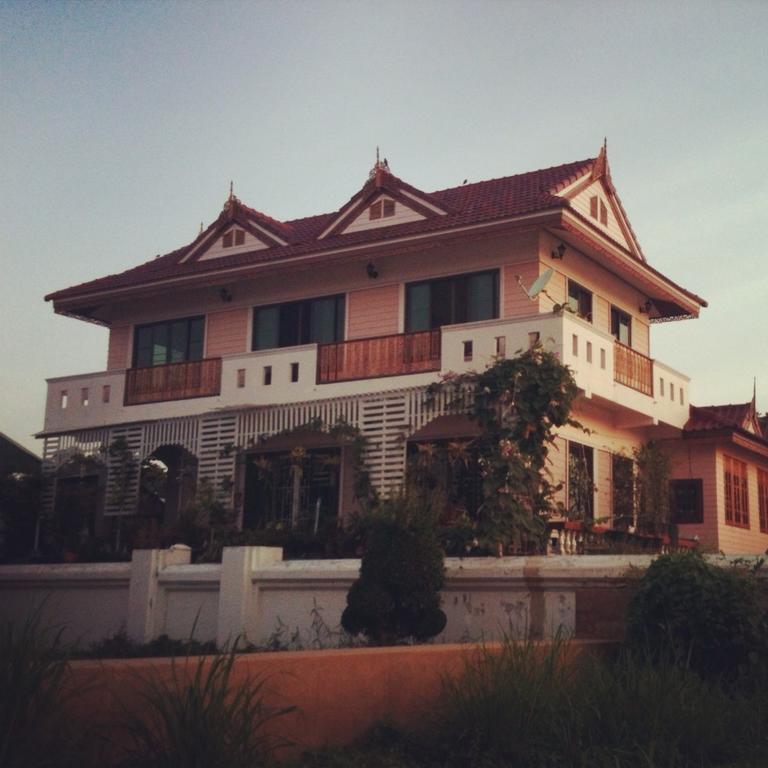 Loy Manee House Acomodação com café da manhã Phra Nakhon Si Ayutthaya Exterior foto