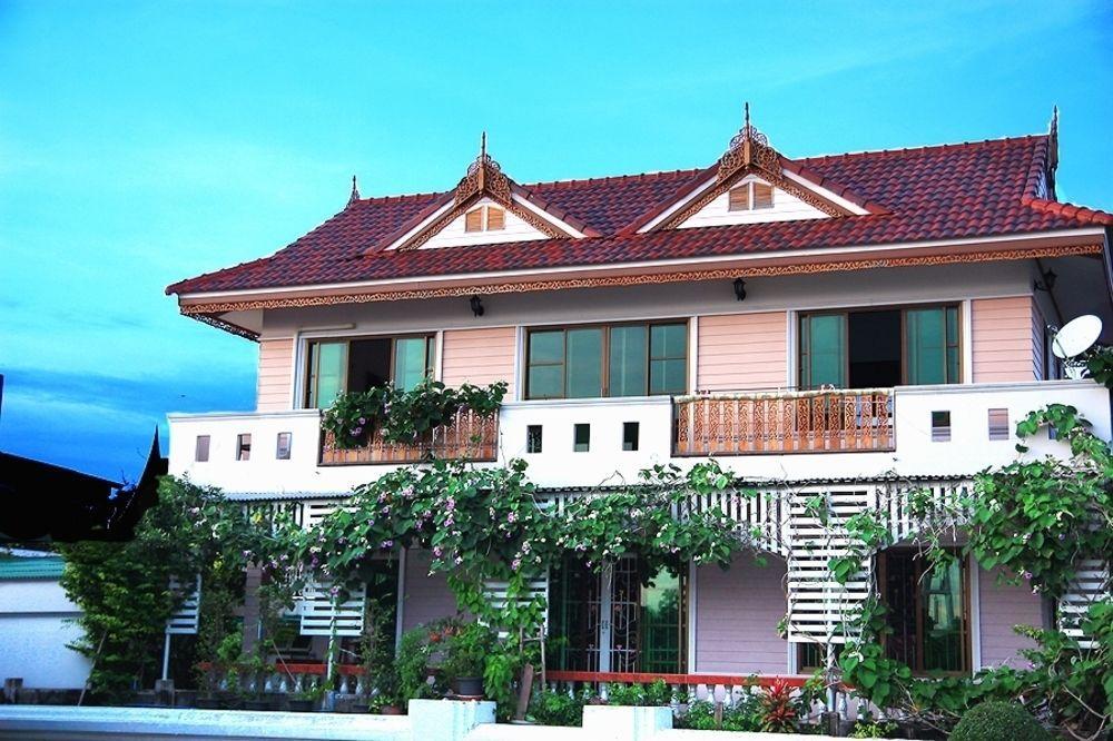 Loy Manee House Acomodação com café da manhã Phra Nakhon Si Ayutthaya Exterior foto