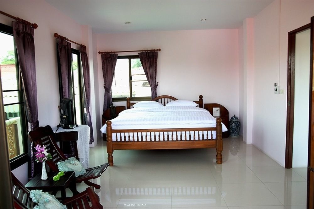 Loy Manee House Acomodação com café da manhã Phra Nakhon Si Ayutthaya Exterior foto