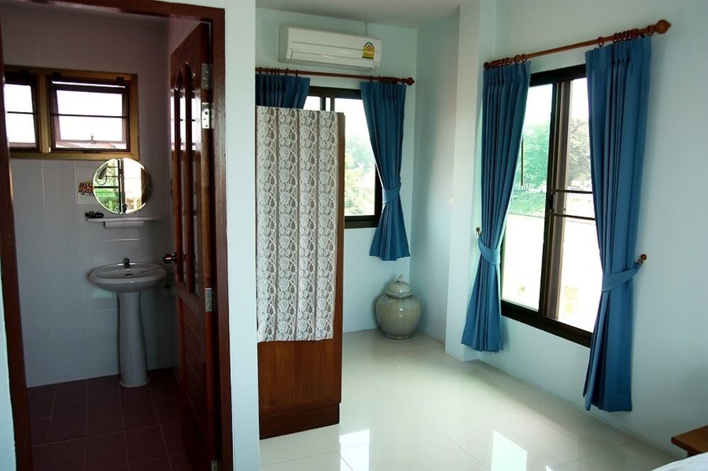 Loy Manee House Acomodação com café da manhã Phra Nakhon Si Ayutthaya Exterior foto