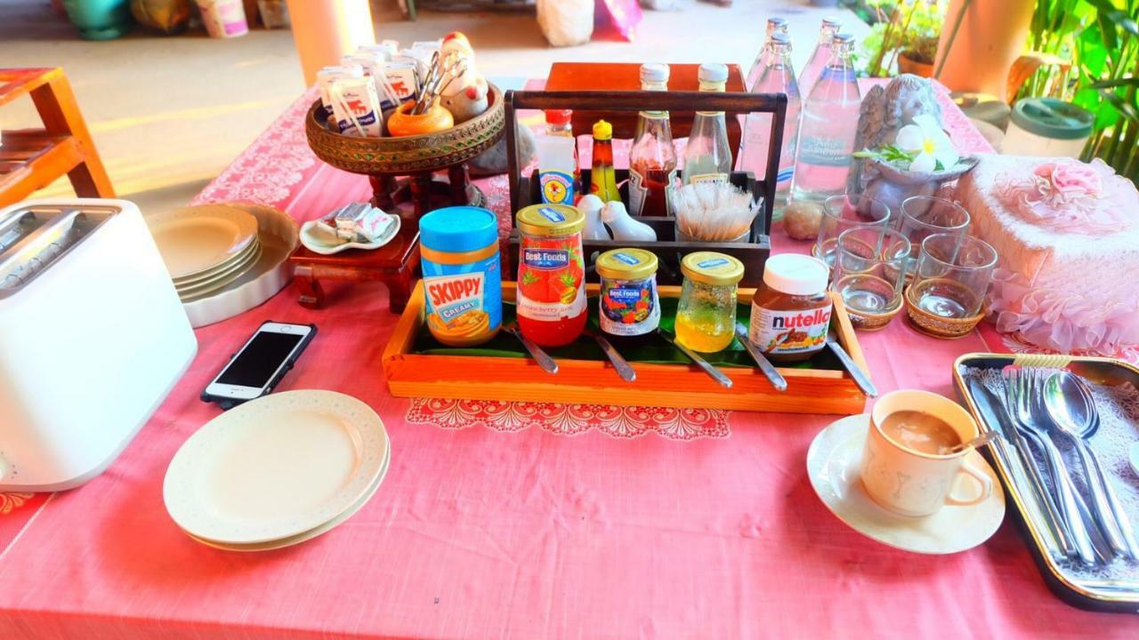 Loy Manee House Acomodação com café da manhã Phra Nakhon Si Ayutthaya Exterior foto
