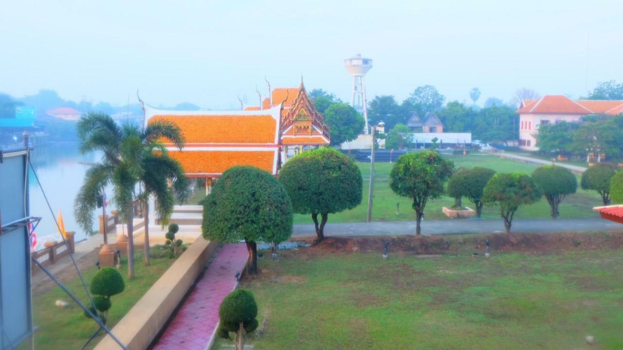 Loy Manee House Acomodação com café da manhã Phra Nakhon Si Ayutthaya Exterior foto